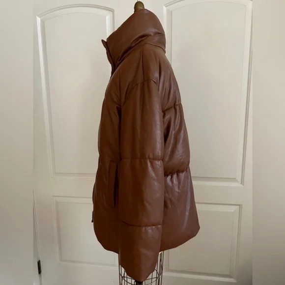 NWOT Saddle Brown Puffer - Picture 4 of 8